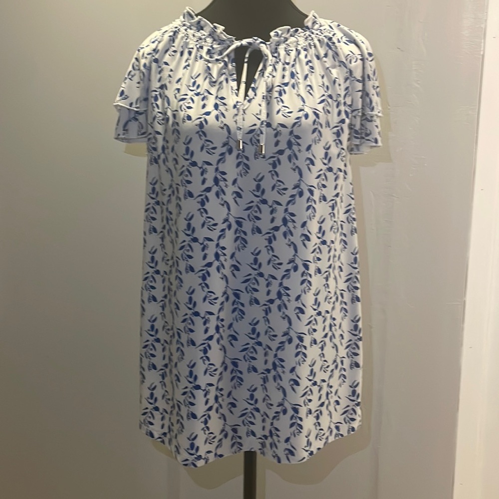 Lily Morgan Floral Blue & White Blouse NWOT $30